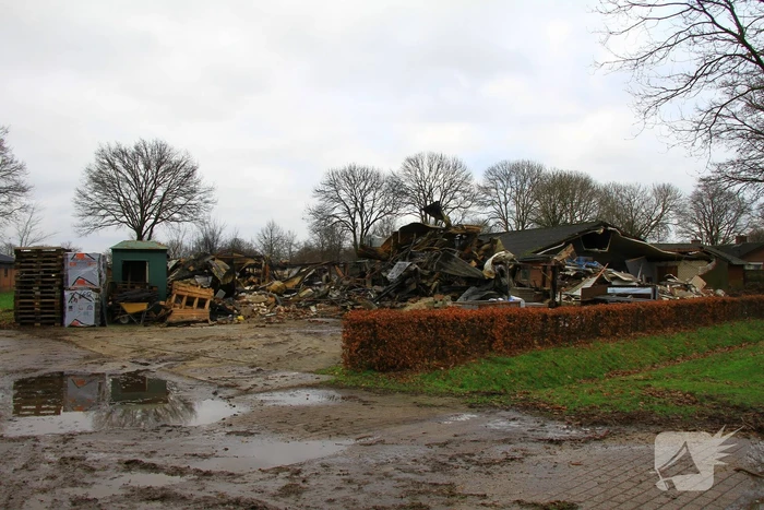 Ravage is enorm na verwoestende brand