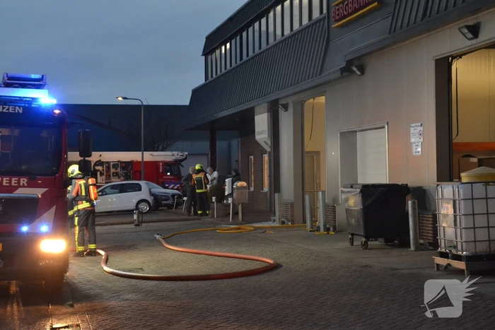Bakkersbedrijf ontruimd door brand