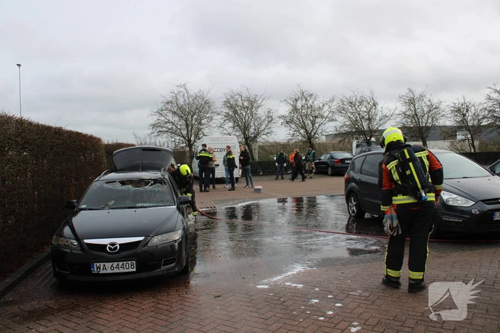 Poolse auto loopt flinke schade op bij brand