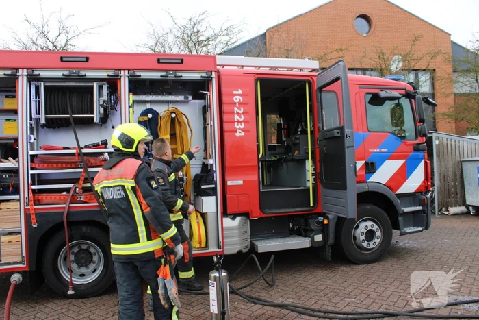Poolse auto loopt flinke schade op bij brand