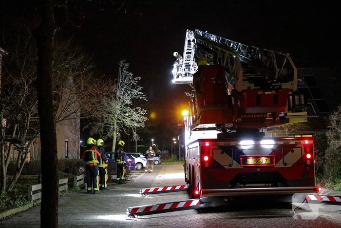 Deel van dakkapel hangt los