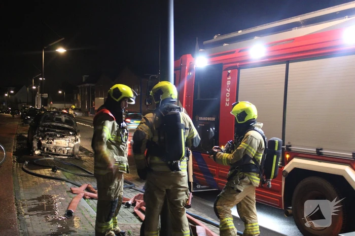 Autobrand mogelijk door vuurwerk