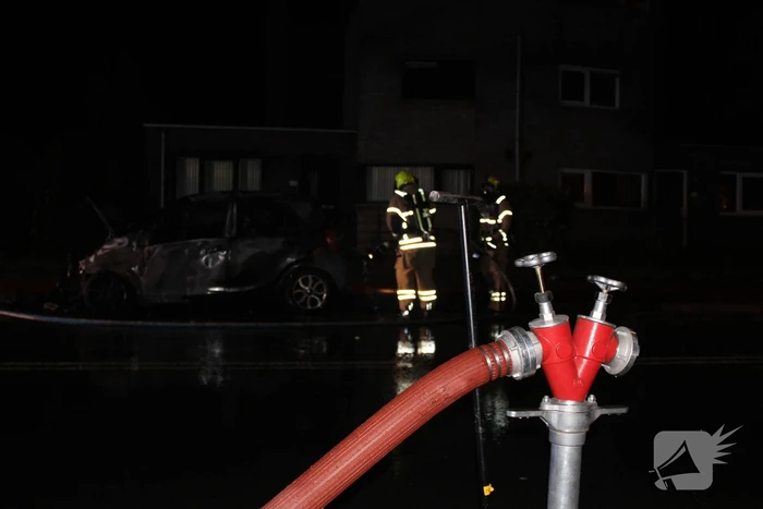 Autobrand mogelijk door vuurwerk