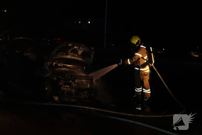 Autobrand mogelijk door vuurwerk