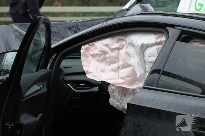 Flinke ravage bij botsing tussen drie voertuigen