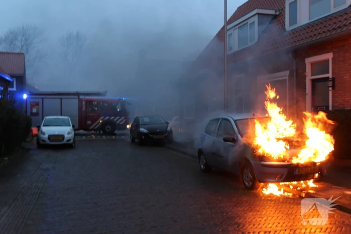 Auto brandt uit na blokje om