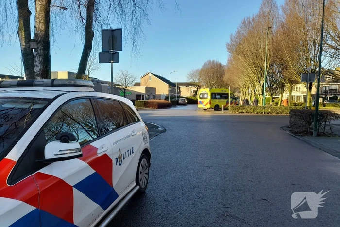 Fietsster gewond bij botsing met personenwagen