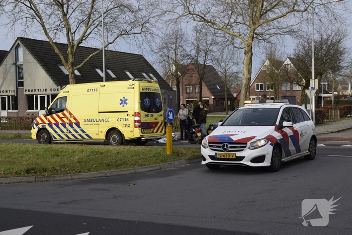 Scooterrijdster gewond bij aanrijding