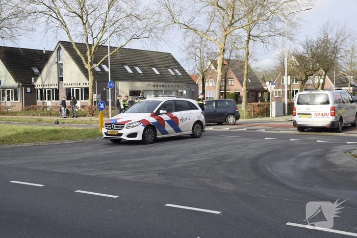 Scooterrijdster gewond bij aanrijding