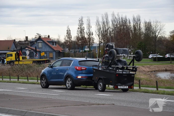Vrouw gecontroleerd na kop-staart botsing