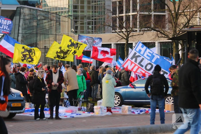 Demonstratie op Museumplein tegen regeringsbeleid