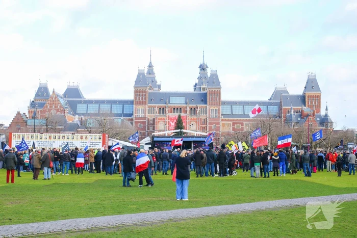 Demonstratie op Museumplein tegen regeringsbeleid