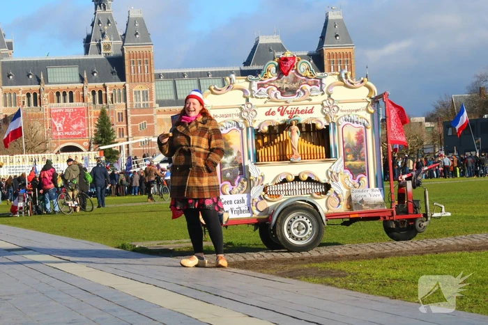 Demonstratie op Museumplein tegen regeringsbeleid