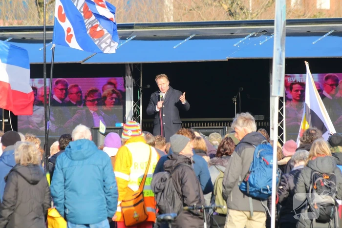 Demonstratie op Museumplein tegen regeringsbeleid