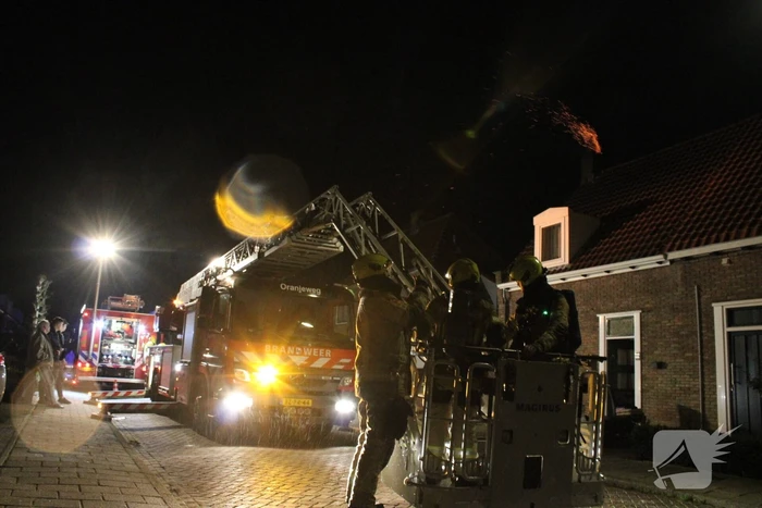 Vonkenregen bij schoorsteenbrand
