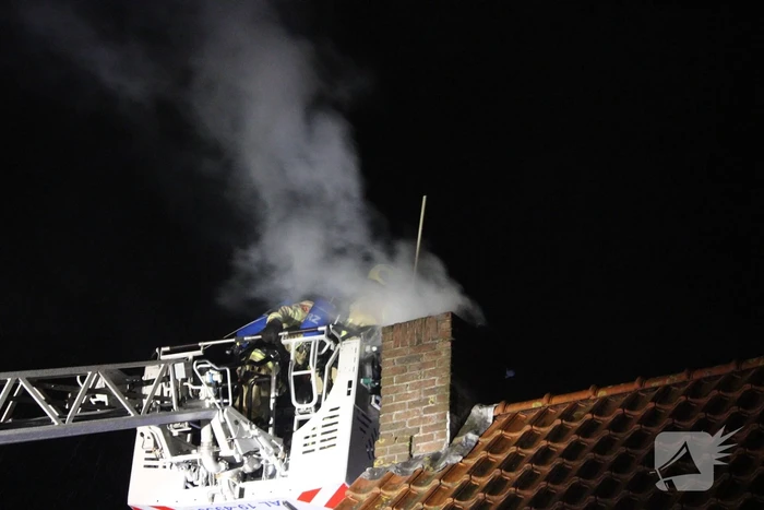 Vonkenregen bij schoorsteenbrand