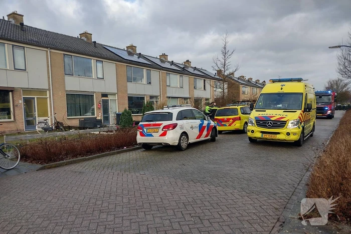Veel hulpdiensten in de straat