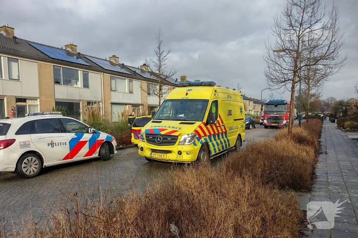 Veel hulpdiensten in de straat