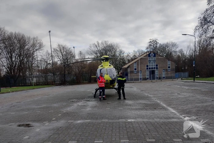 Veel hulpdiensten in de straat