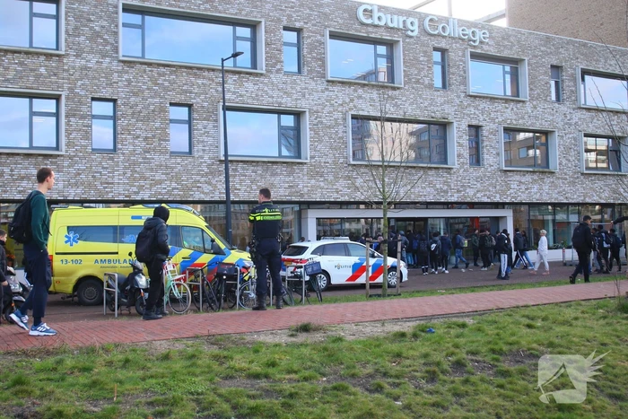 Gewonde bij steekpartij Cburg College