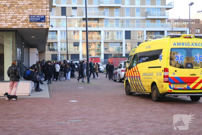 Gewonde bij steekpartij Cburg College
