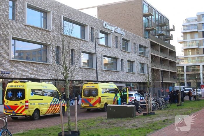 Gewonde bij steekpartij Cburg College