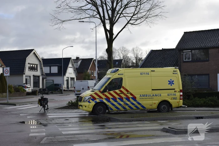 E-biker gewond bij botsing op rotonde