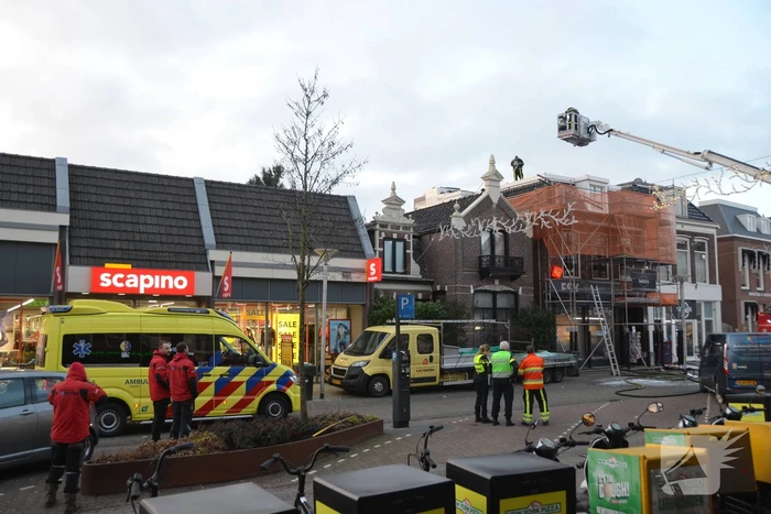 Flinke rook ontwikkeling bij uitslaande brand