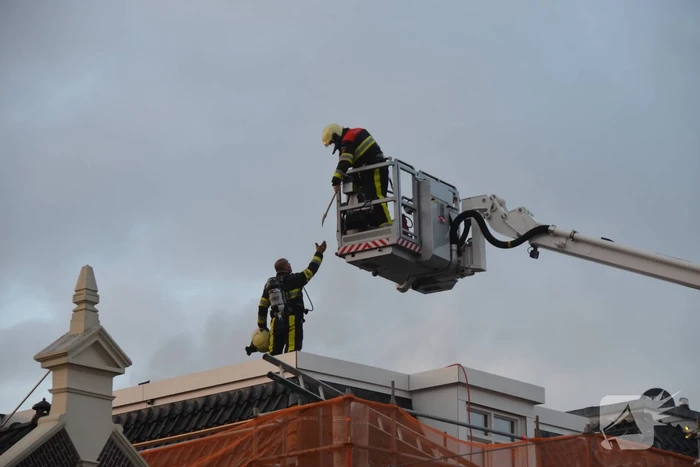 Flinke rook ontwikkeling bij uitslaande brand