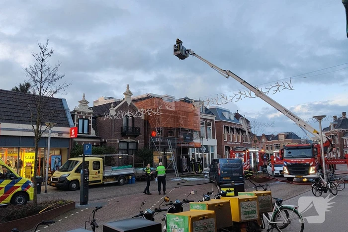 Flinke rook ontwikkeling bij uitslaande brand