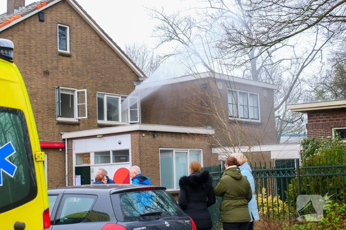 Brandweer blust brand in appartement