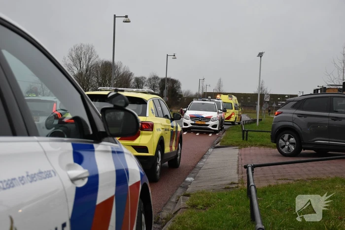 Traumahelikopter landt bij schoolgebouw