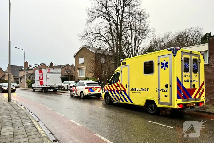 Vrouw gewond bij botsing tegen bakwagen