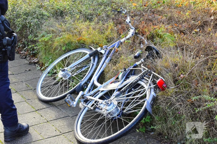 Jonge fietser naar ziekenhuis na aanrijding met auto