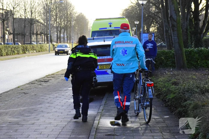 Jonge fietser naar ziekenhuis na aanrijding met auto
