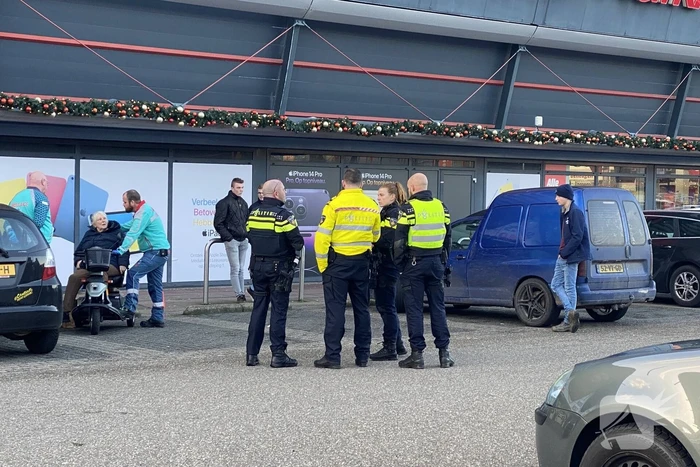 Persoon in scootmobiel aangereden