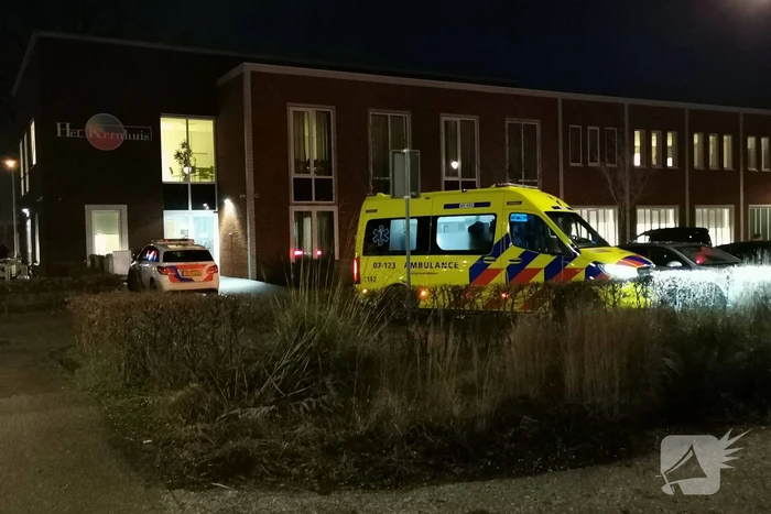 Scooterrijder en fietser frontaal in botsing