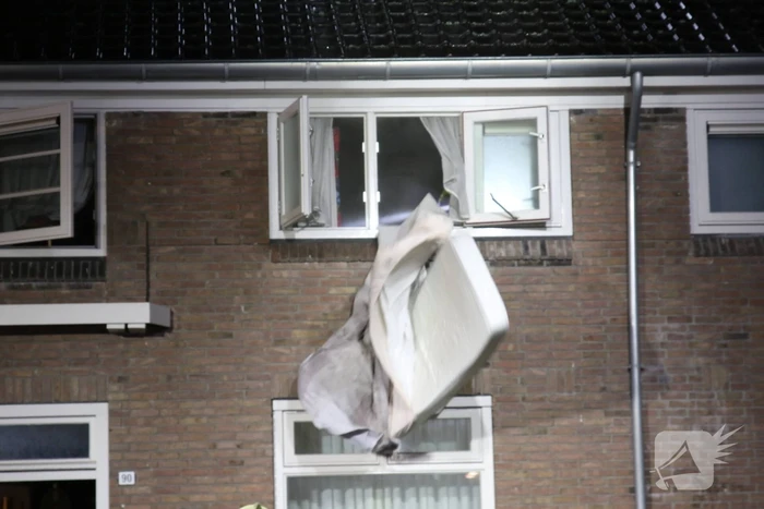 Veel rook bij woningbrand