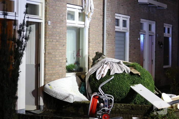 Veel rook bij woningbrand