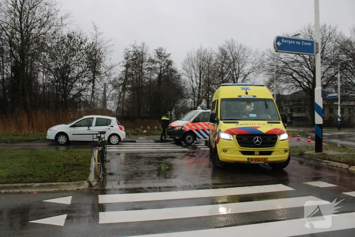 Automobilist ziet overstekende fietsster over het hoofd