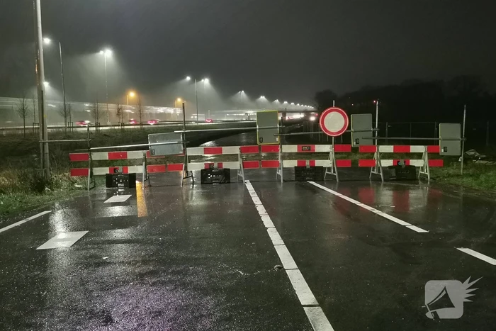 Tweede auto in uur tijd op zeiknat weiland