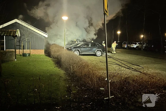 Veel rookontwikkeling bij autobrand