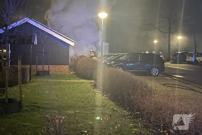 Veel rookontwikkeling bij autobrand