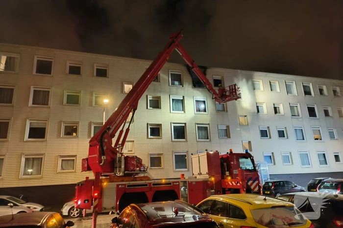 Brand op vierde verdieping van flatgebouw