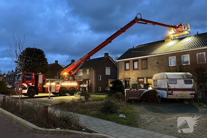 Schoorsteenbrand snel onder controle