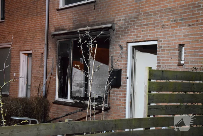 Uitslaande brand in woning waar eerder vrouw werd overgoten met zuur