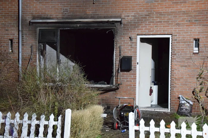 Uitslaande brand in woning waar eerder vrouw werd overgoten met zuur