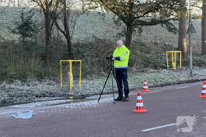 Fietser met spoed naar ziekenhuis gebracht