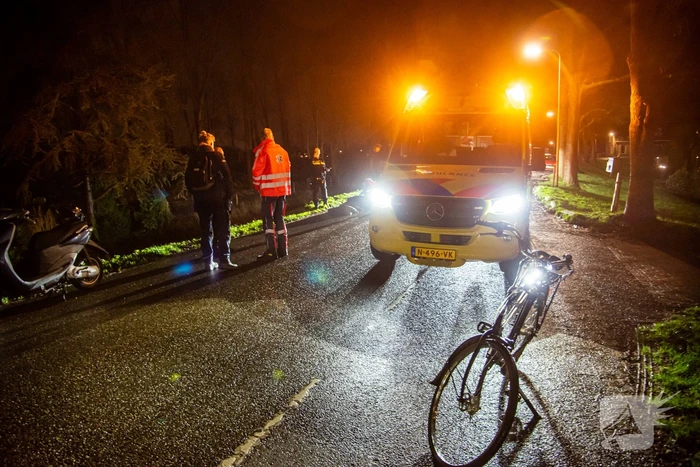 Voetganger raakt gewond bij botsing met brommerrijder
