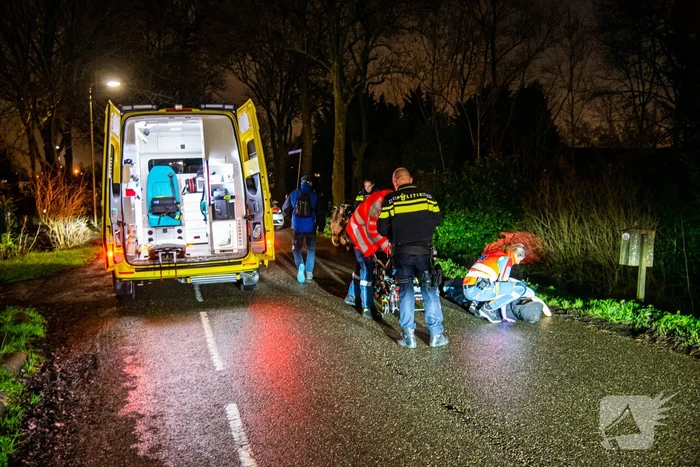 Voetganger raakt gewond bij botsing met brommerrijder